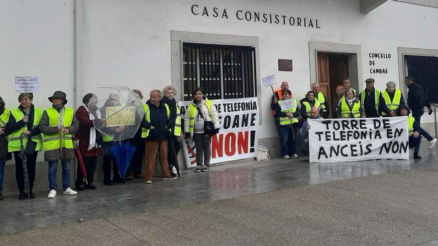 Vecinos insisten en su rechazo a la torre telefónica en Anceis