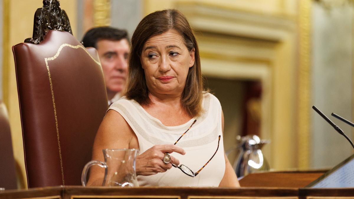 La presidenta del Congreso, Francina Armengol, en el Pleno