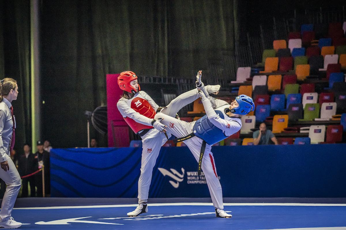 Viviana Marton (azul), en uno de sus combates.