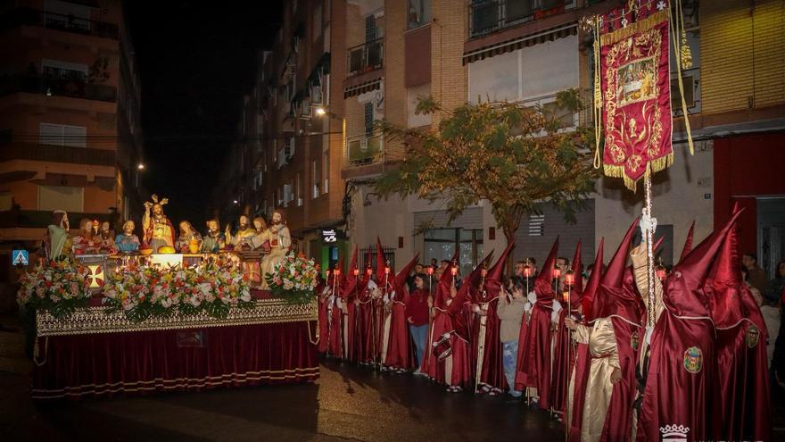 La lluvia no puede con el Lunes Santo en Torrent