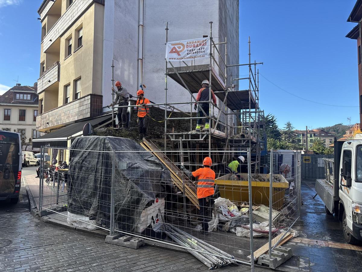 Los trabajos en la muralla.