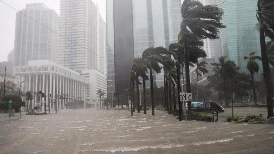 El huracán Irma golpea Florida