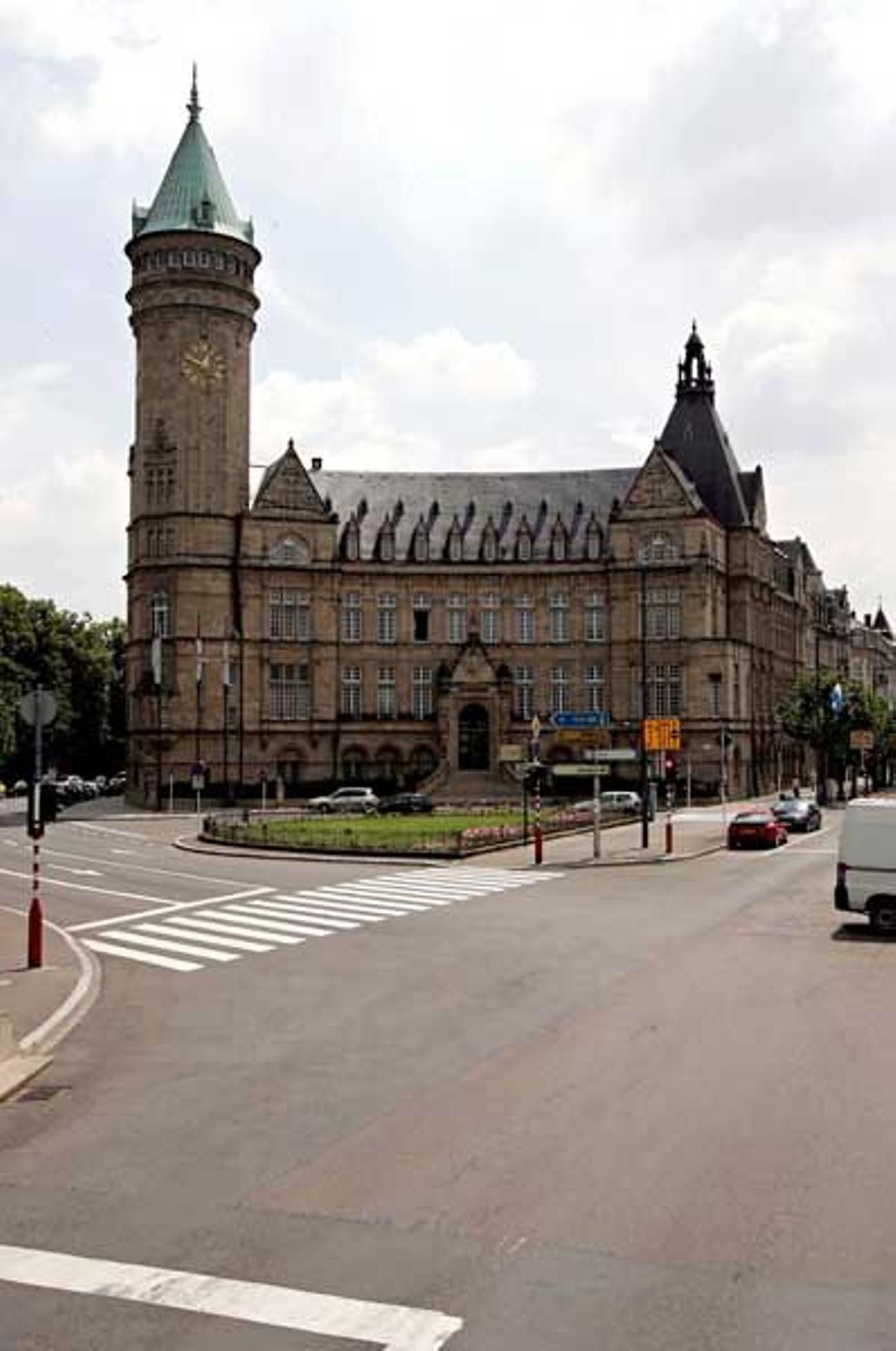 Vista general del edificio del Tesoro Luxemburgués en Luxemburgo