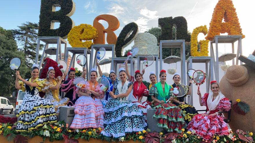 Un final &quot;de Berlanga&quot; para Consuelo y la corte: despedida con primer premio