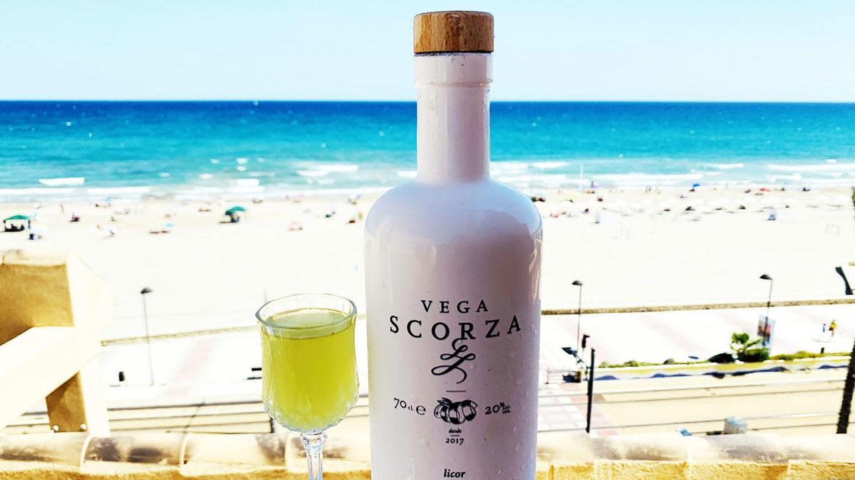 Vega Scorza, el licor de limón ecológico de la Vega Baja que conquista el corazón 'gourmet'