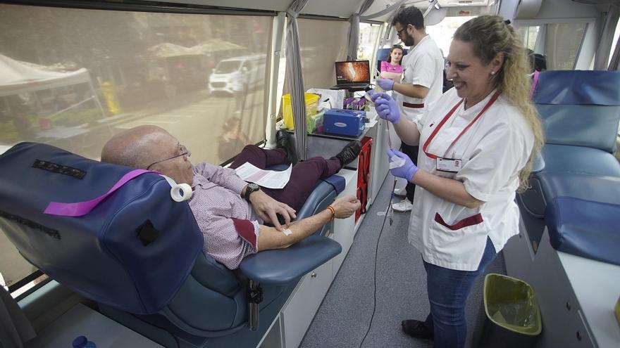 Els Bombers engresquen els gironins a donar sang