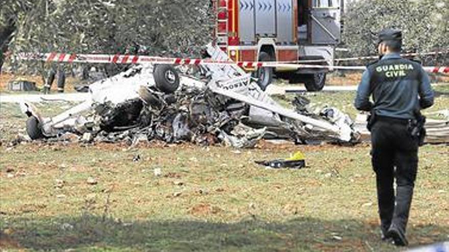 Tres muertos al caer una avioneta en Madrid