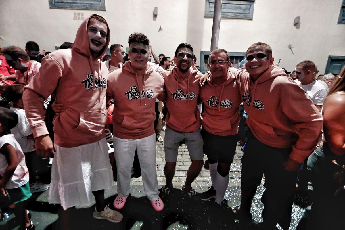 Fiesta de principio de curso murguero y arranque Carnaval en Diablos Locos