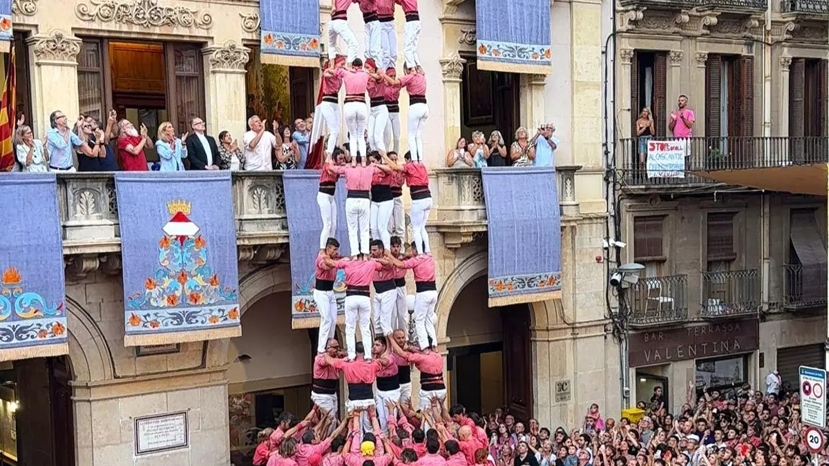 Una magnífica diada de Firagost abre un intenso agosto de la Colla Vella y de la Joves de Valls
