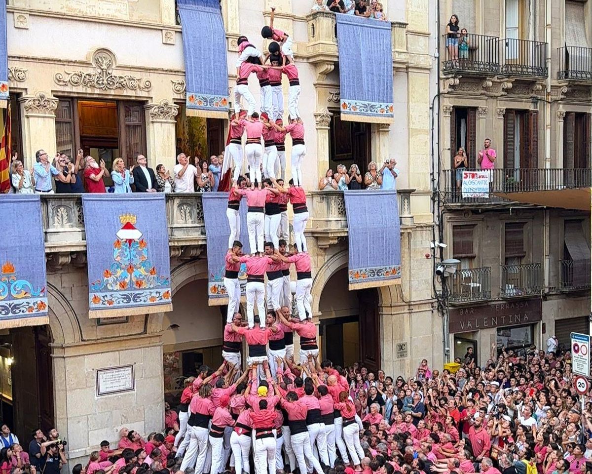 El 5 de 9 amb folre de la Colla Vella.