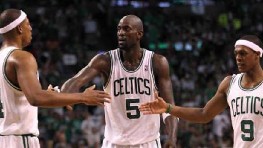 Rajon Rondo, Paul Pierce y Kevin Garnett, en su etapa en los Boston Celtics