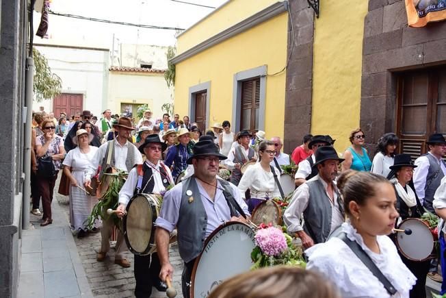 Procesion y Romeria por las Fiestas de las ...