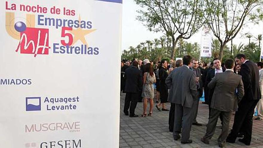 La Universidad de Elche se viste de gala