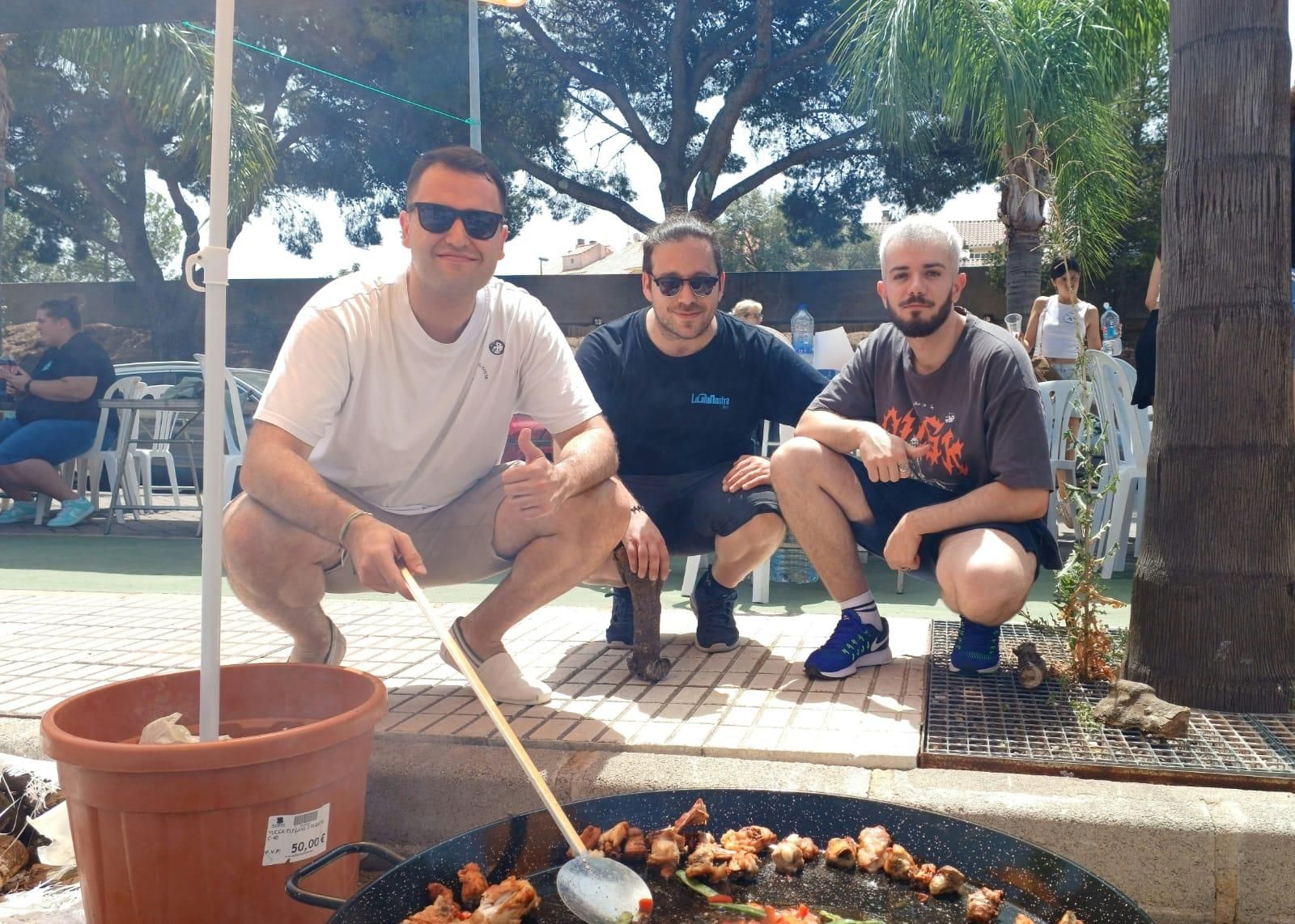 Las imágenes del primer concurso de paellas entre peñas de Benicàssim