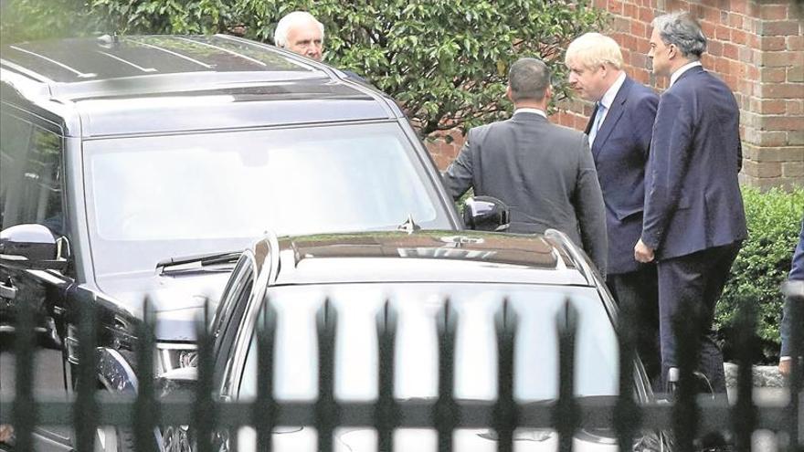 Boris Johnson envía un emisario a Bruselas con sus exigencias
