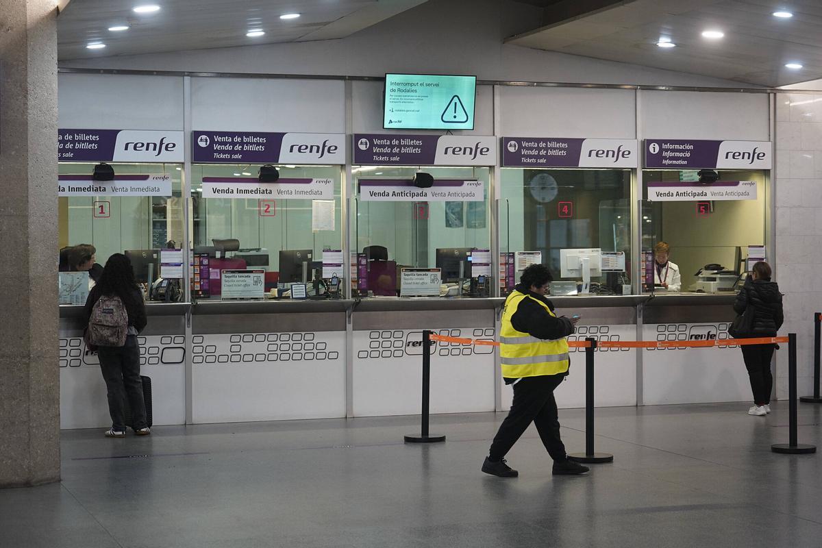 Les imatges del segon dia sense Rodalies a Girona