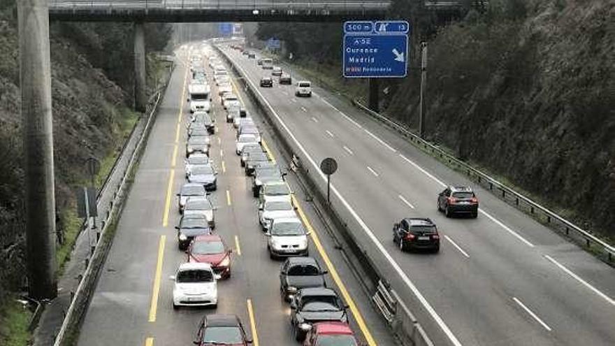 Cuatro accidentes en la A-55 colapsan la circulación en el vial durante horas