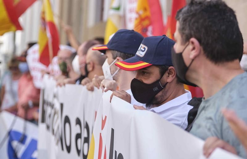 Protesta de los sindicatos policiales ante la Subdelegación del Gobierno contra los cambios en la Ley de Seguridad Ciudadana