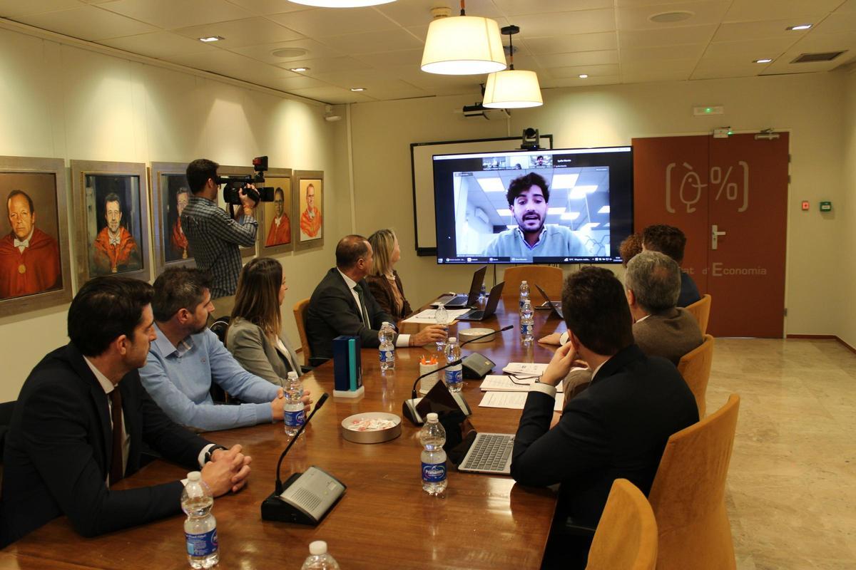 Tomás Albaladejo, el CEO de Agrocomponentes, ganador en Murcia en la segunda edición de los Premios BBVA Revoluciona intervino por videoconferencia.