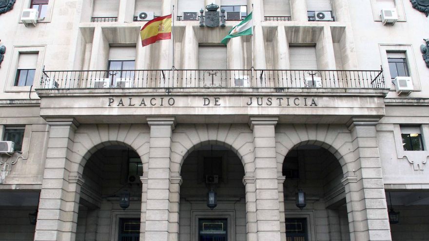Fachada del Palacio de Justicia de Sevilla.