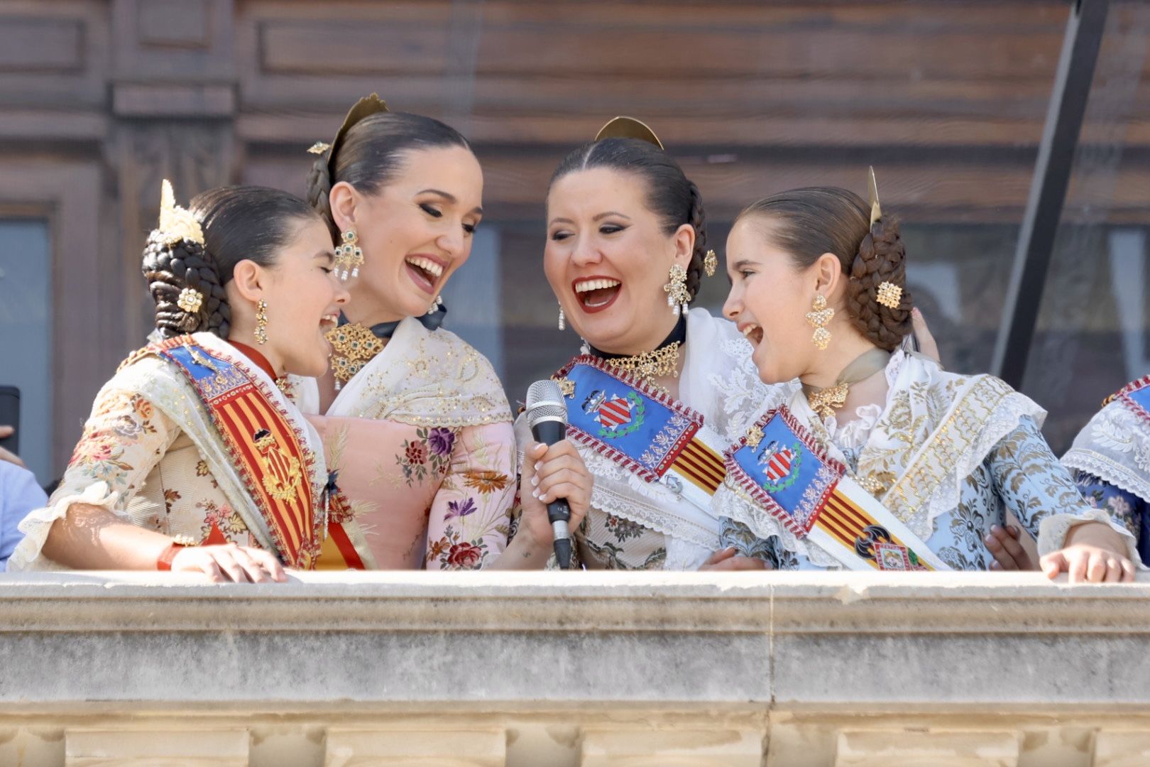 Laura Valero y Mª Elena Blanquer fueron las invitadas al coro