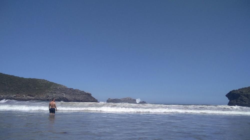 Oleaje en la playa de Barro