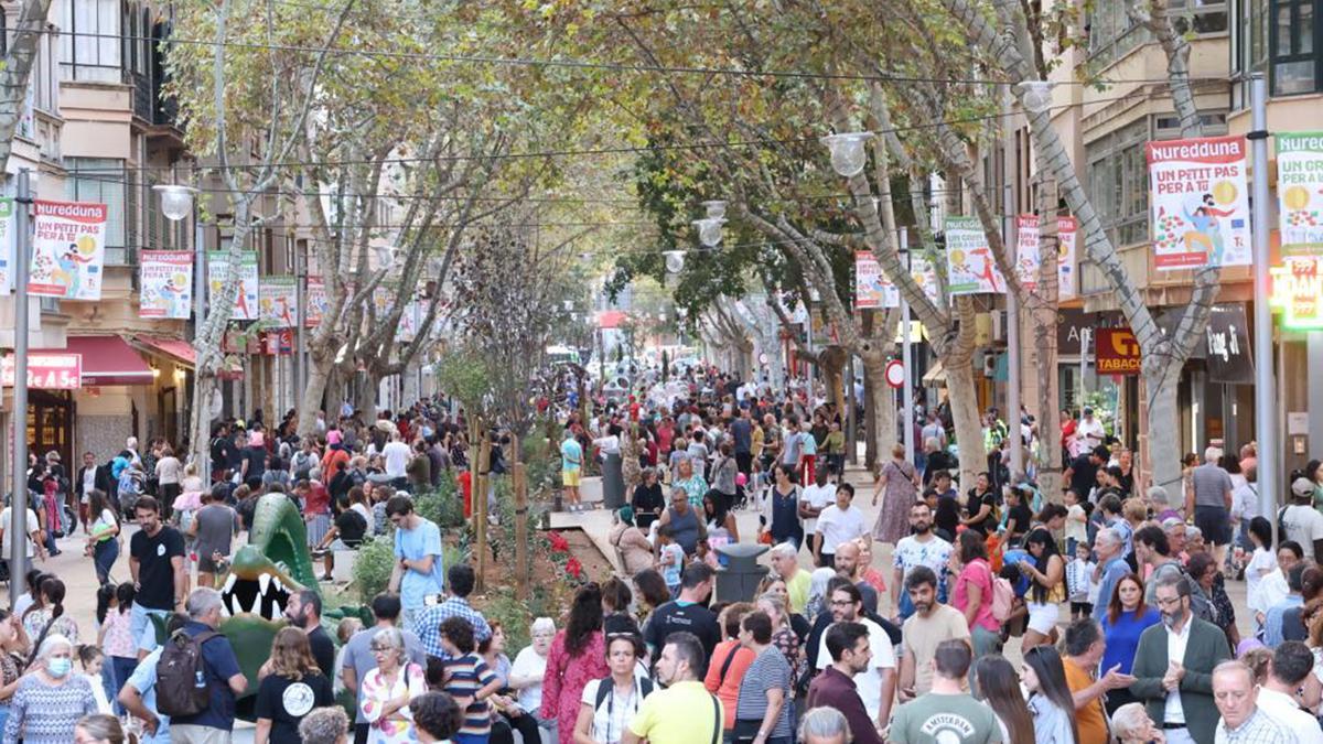 La calle Nuredduna de Palma y la plaza Francesc García Orell han estrenado un nuevo eje verde.