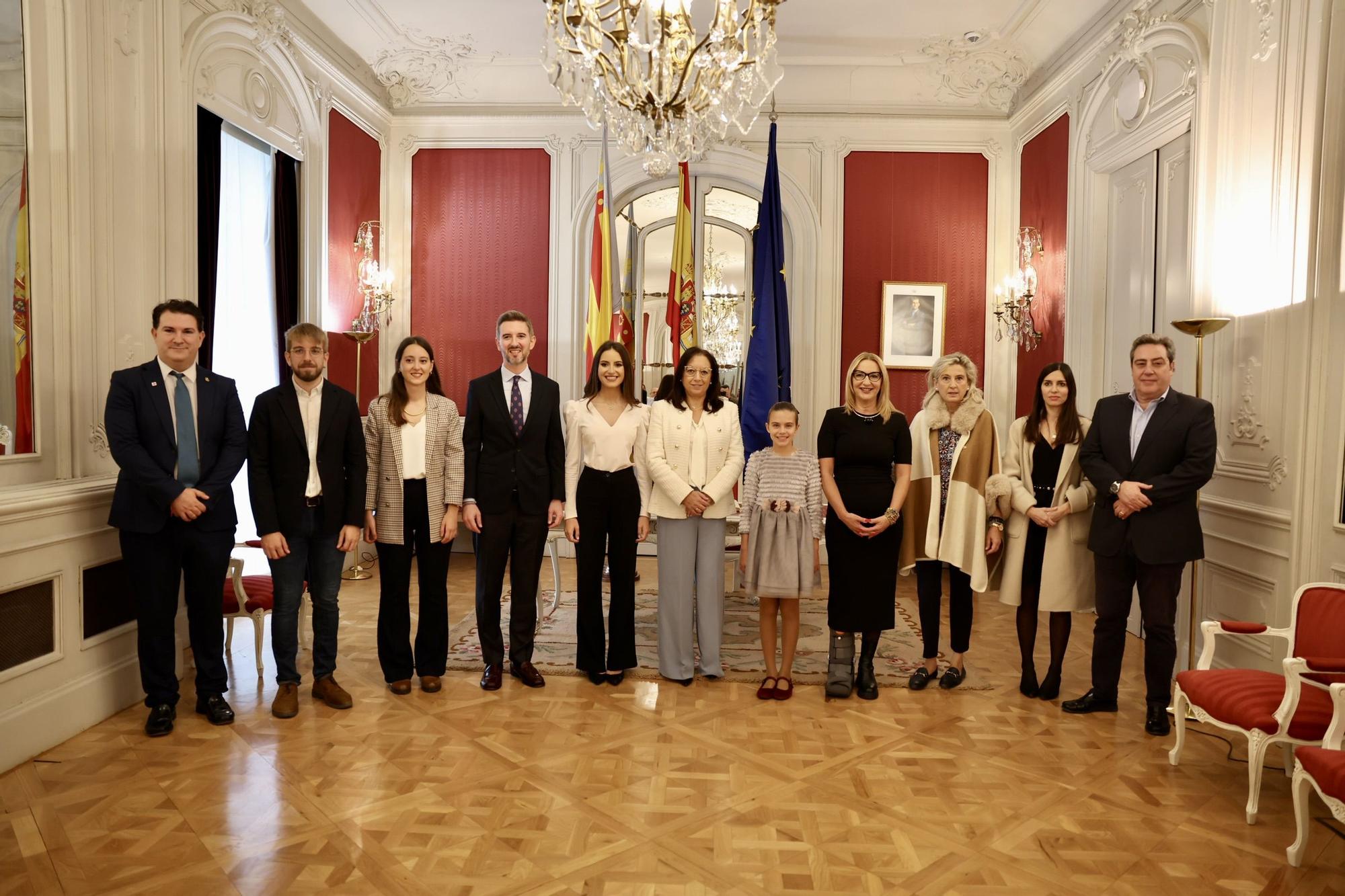 Les Corts Valencianes se abren para Marina y Maria Estela