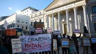 Andalucía podrá regularizar a 80.000 inmigrantes, un 20% niños, con la ley ciudadana que tramita el Congreso
