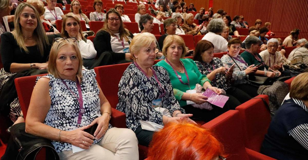 Participantes en la celebración, antes de iniciarse la inauguración oficial. | Mara Villamuza