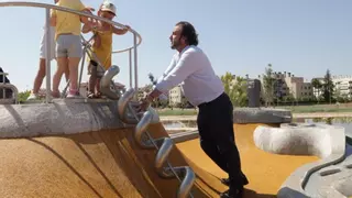 Emacsa pone en funcionamiento las cinco fuentes y el juego infantil de agua en el parque de la Arruzafilla