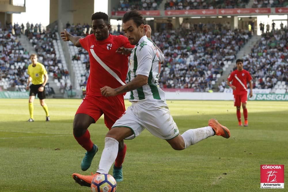 El Córdoba pierde en los últimos minutos ente el Sevilla Alético.