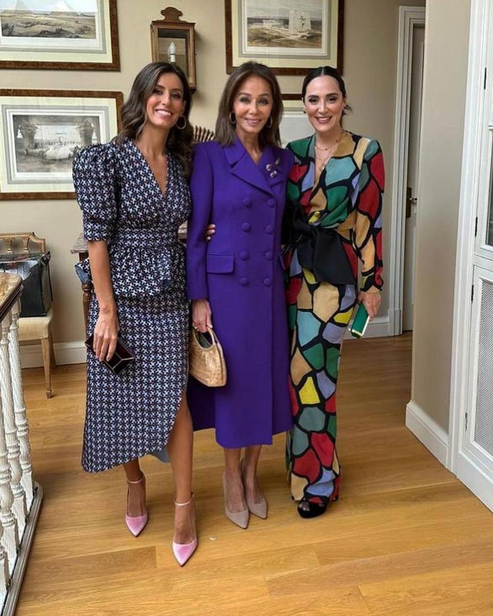 Ana Boyer, Isabel Preysler y Tamara Falcó en la boda de una amiga