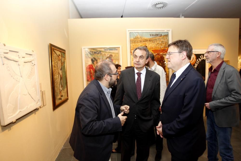 Zapatero y Puig visitan la exposición sobre la República en el MUVIN