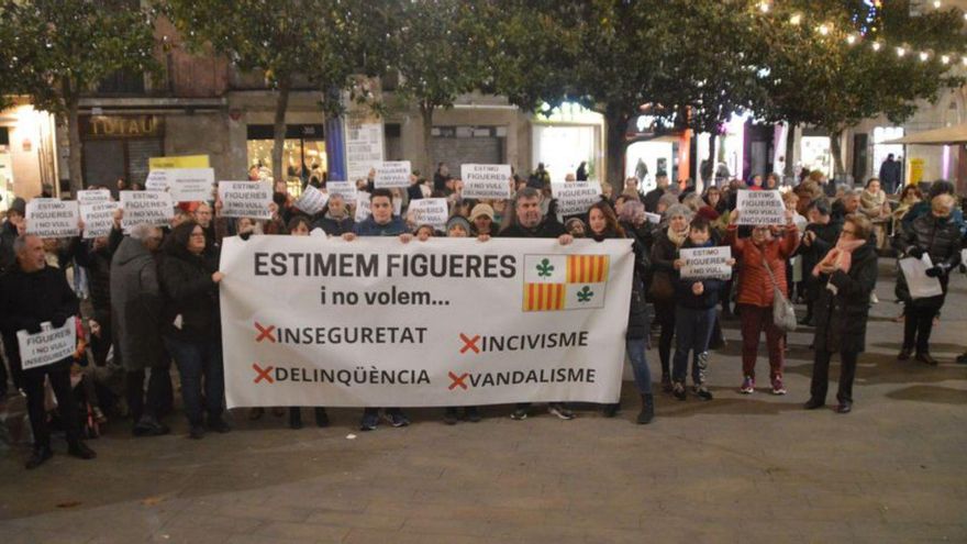 Una manifestació en contra la inseguretat i l’incivisme a Figueres.  | SANTI COLL