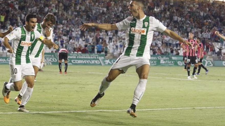 El Nástic golea al Córdoba en El Arcángel (1-5)