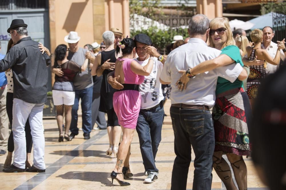 Tango en la plaza de Trascorrales