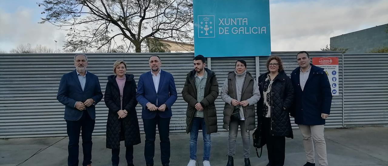 El PP de Vilagarcía cerró la campaña con la visita del conselleiro de Sanidade y miembro de la candidatura popular.