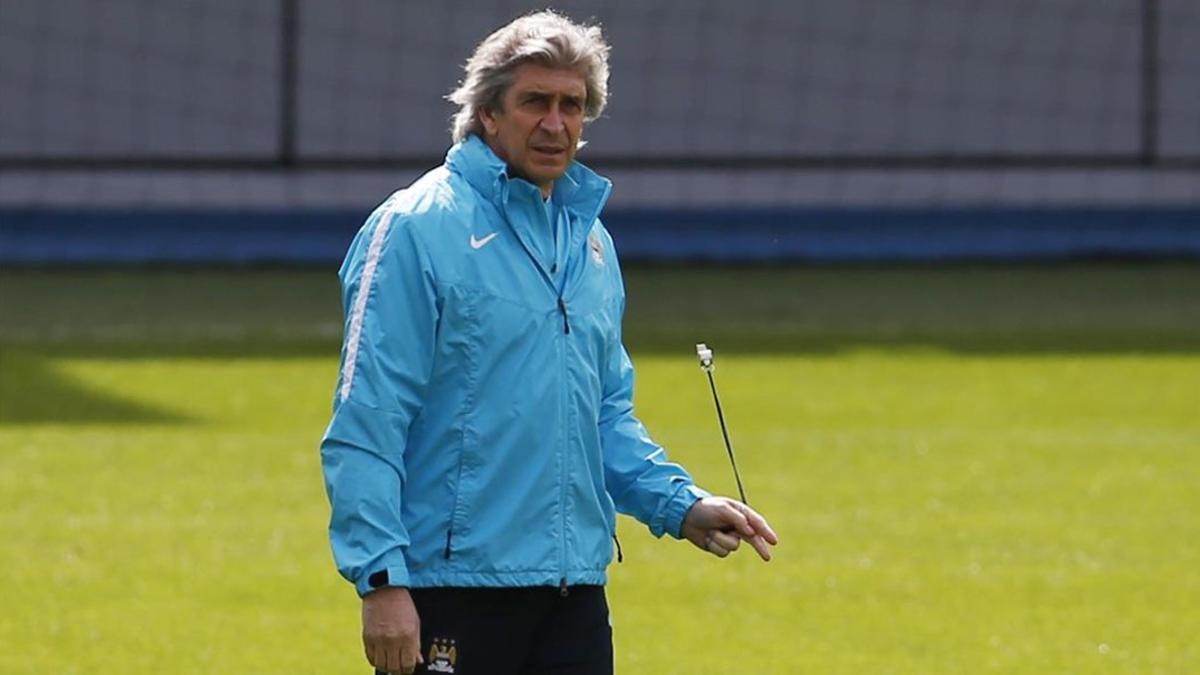 Pellegrini, durante el entrenamiento de este martes en Manchester