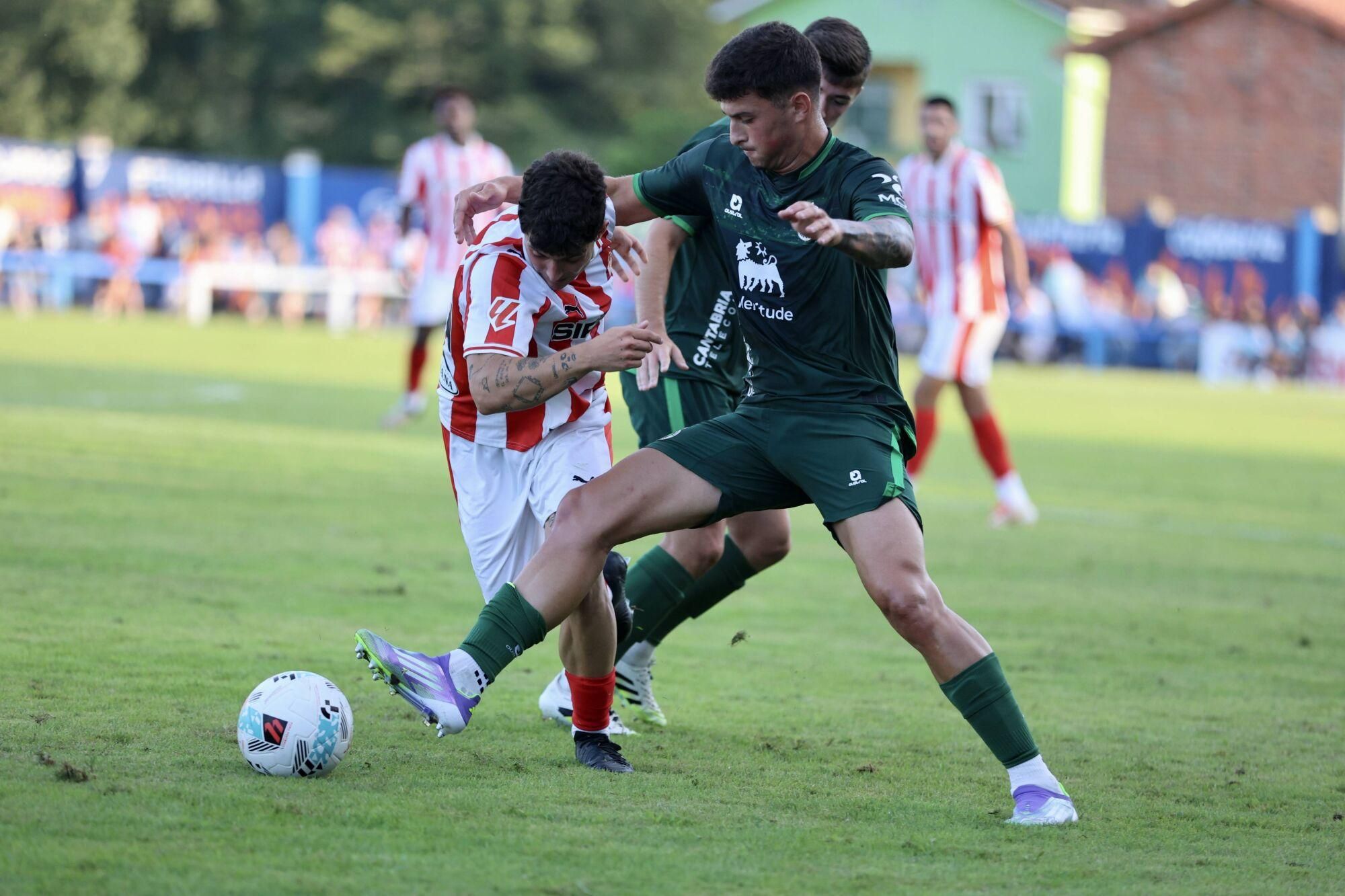 EN IMÁGENES: Amistoso de pretemporada en Grado entre Sporting y Racing de Santander
