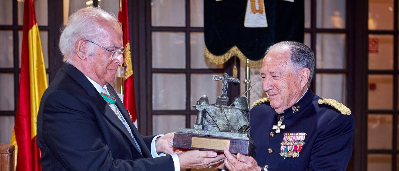 García Faria, en el homenaje de los Cubicularios al exdirector del CNI, Félix Sanz Roldán.