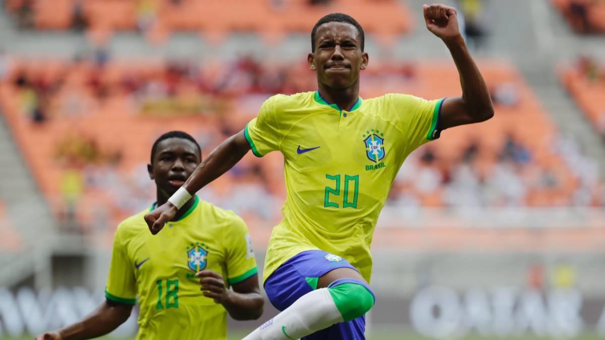 Estevâo Willian celebra su gran gol ante Nueva Caledonia
