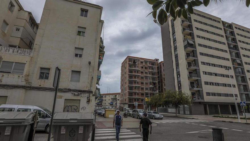 Las familias expropiadas de San Antón urgen el pago de los 20.000 euros pactados por sus casas
