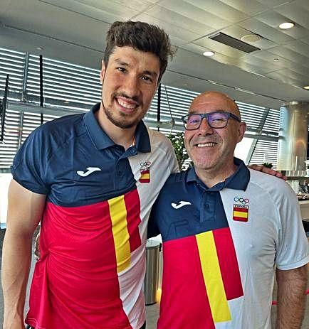 Con el jugador de balonmano Álex Dujshebaev. 