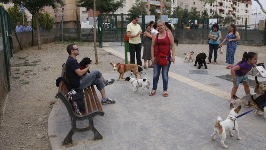 Parque canino junto al cementerio San Miguel.