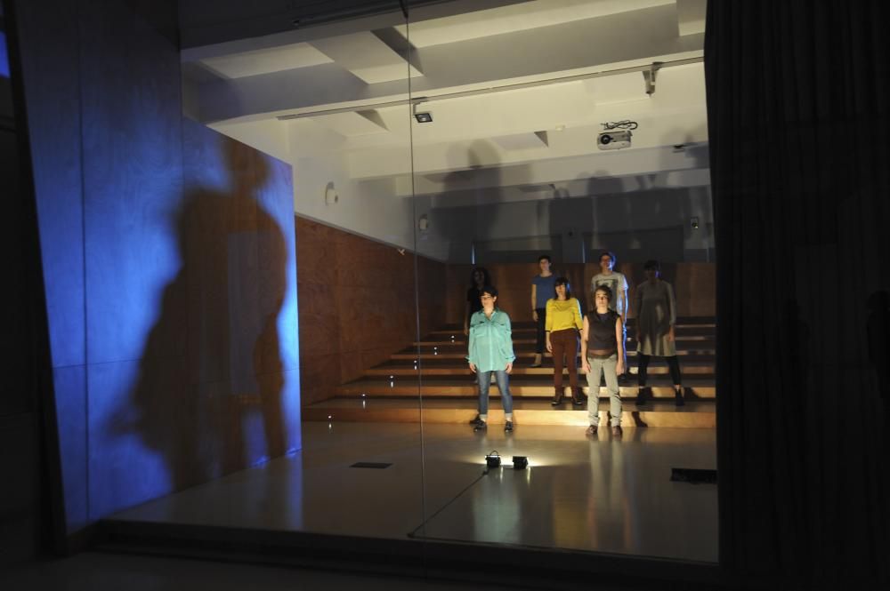 Seis compañías universitarias participan en la gala que también se celebrará en el teatro Rosalía y el teatro Jofre de Ferrol.