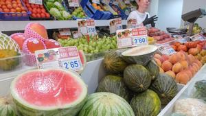 Precio del kilo de sandías y melones en una frutería de Elche.