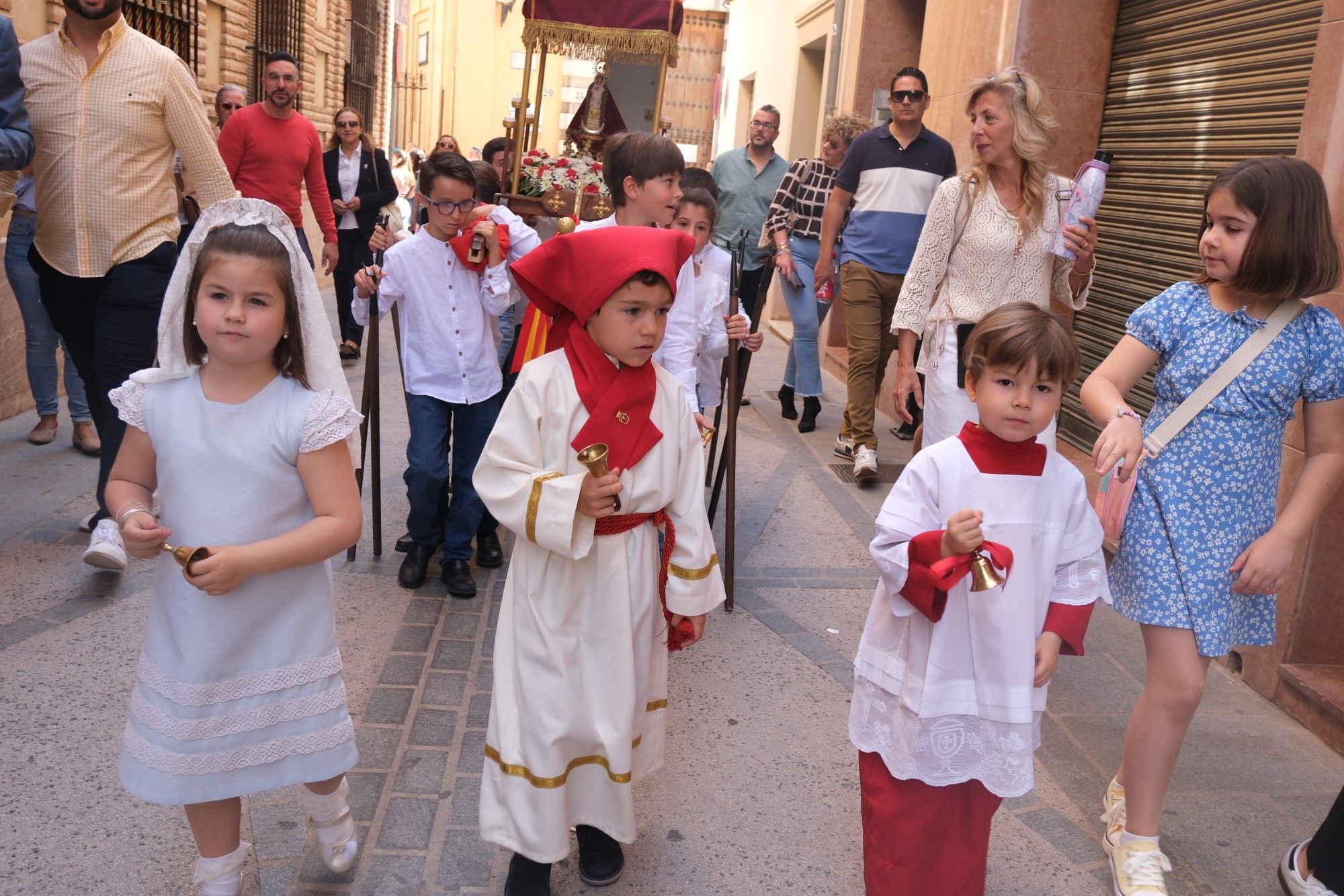 Concentración de tronos chicos en Antequera