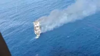 Un vaixell de passatgers que sortia de Bali s’incendia a l’estret de Lombok