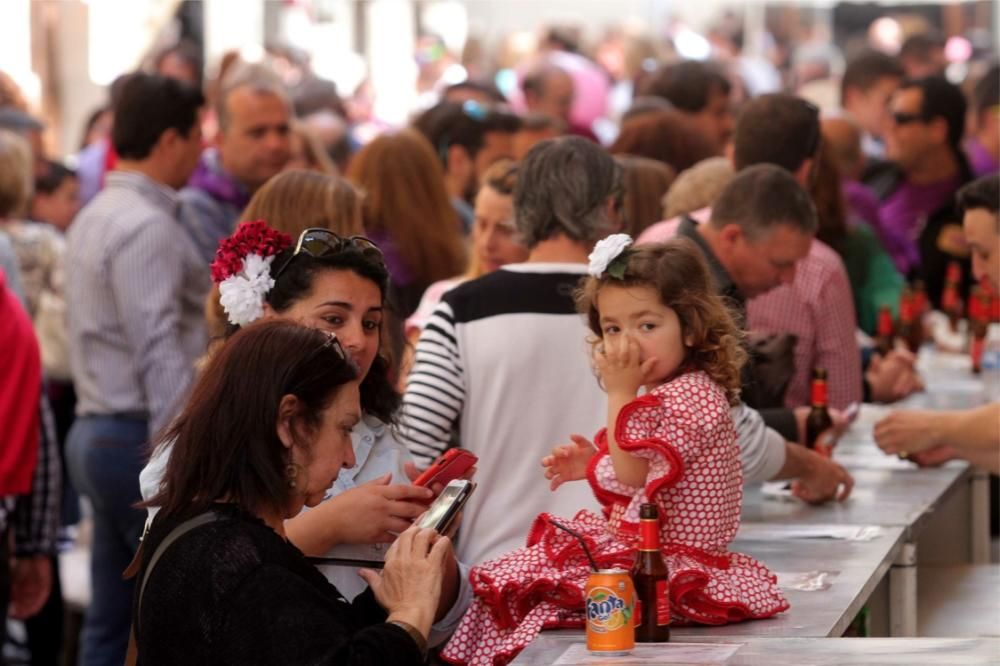 Gran ambiente en al Fiesta de las Cruces de Mayo en Cartagena